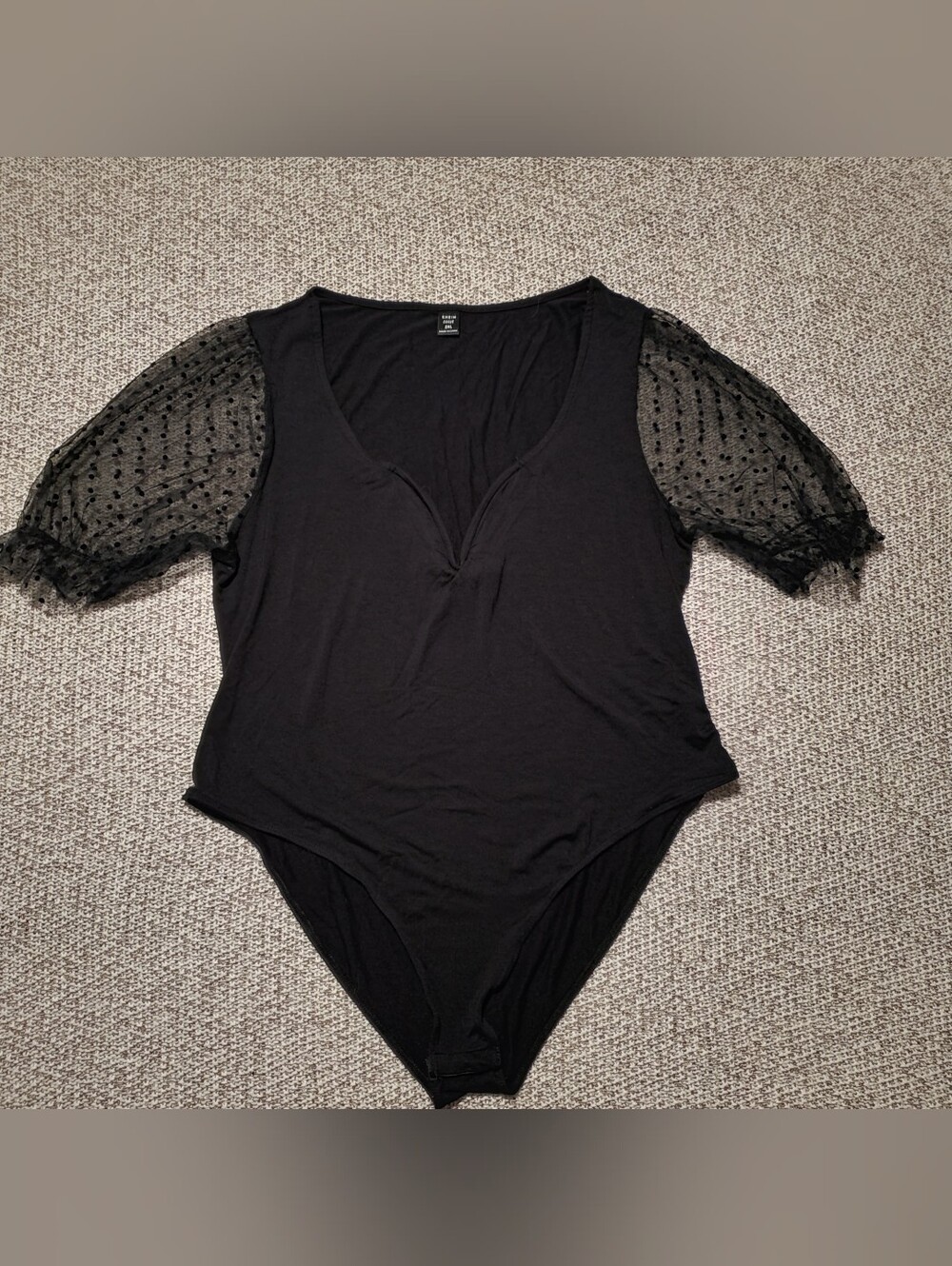 SHEIN Going Out Black V-Neck Bodysuit with Sheer Dot Puff Sleeves Gol